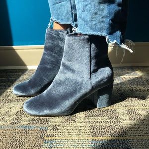 Old navy velvet boots